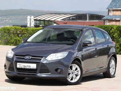 Gri Utilizat 2011 Ford Focus Ambiente Hatchback | 3.999 EUR (Puțin scump)
