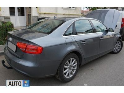 Gri Utilizat 2012 Audi A4 Berlinǎ | 12.800 EUR