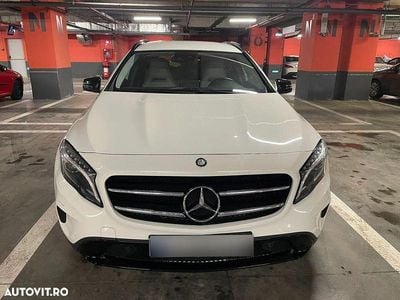 Culoarealb Utilizat 2016 Mercedes GLA250 SUV | 17.250 EUR (Puțin scump)