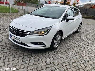 Second-hand Opel Astra Dynamic 125 CP (91 kW) 2019 Culoarealb Hatchback