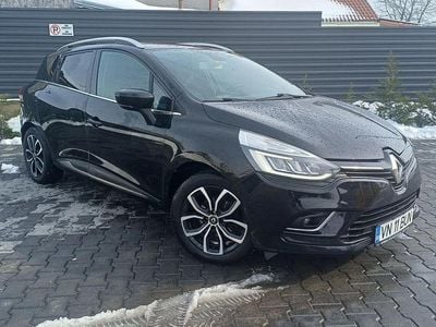 Second-hand Renault Clio GrandTour Intens 90 CP (66 kW) 2017 Culoarenegru Break