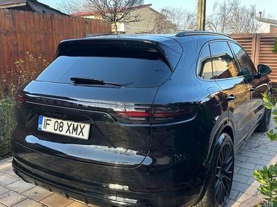 Culoarenegru Second-hand 2018 Porsche Cayenne SUV | 49.000 EUR