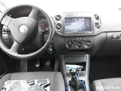 Albastru Utilizat 2009 VW Golf VI Edition Hatchback | 4.350 EUR (Preț OK)