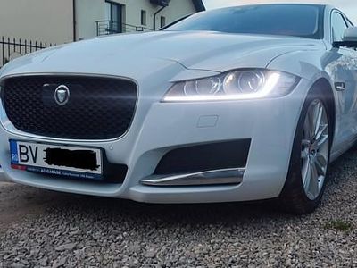 Alb Utilizat 2016 Jaguar XF Berlinǎ | 15.300 EUR (Scump)
