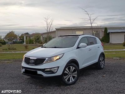 Culoarealb Utilizat 2011 Kia Sportage SUV | 7.490 EUR (Scump)
