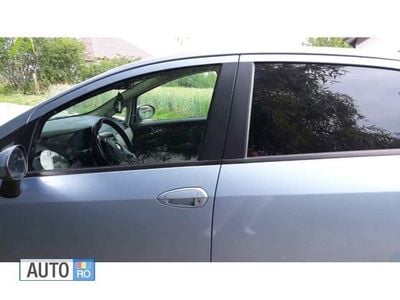 Second-hand Fiat Grande Punto 90 CP (66 kW) 2006 Albastru Hatchback