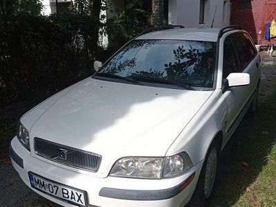 Second-hand Volvo V40 Standard 102 CP (75 kW) 2001 Culoarealb Break