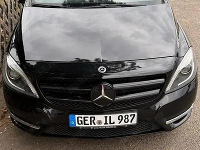 Negru Utilizat 2012 Mercedes 200 Hatchback | 7.200 EUR