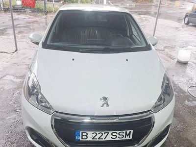 Second-hand Peugeot 208 Active 82 CP (60 kW) 2018 Culoarealb Hatchback