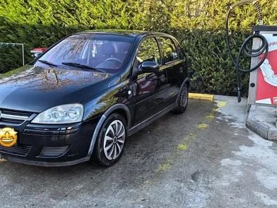 Negru Utilizat 2006 Opel Corsa Hatchback | 900 EUR (Preț bun)