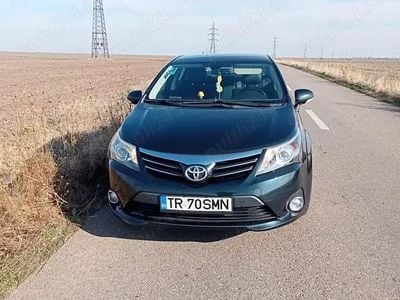 Negru Utilizat 2012 Toyota Avensis Comfort Berlinǎ | 8.300 EUR (Preț OK)