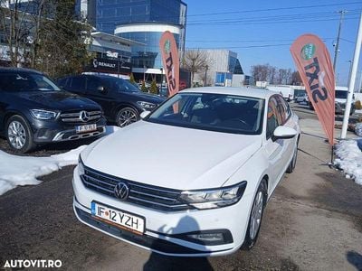 Second-hand VW Passat Advance 150 CP (110 kW) 2021 Culoarealb Berlinǎ