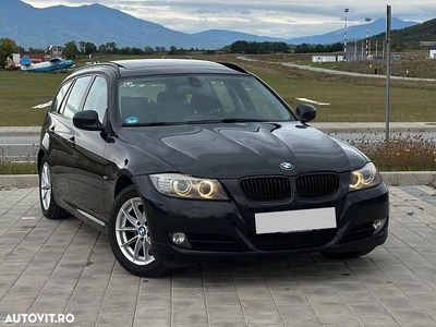 Culoarenegru Utilizat 2012 BMW 318 Shadowline Break | 5.499 EUR (Preț bun)