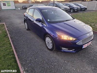 Second-hand Ford Focus Titanium 105 CP (77 kW) 2016 Albastru Hatchback