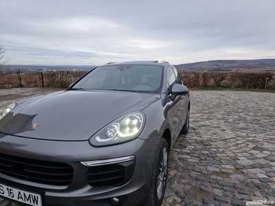 second-hand Porsche Cayenne Facelift fab 2015 3.0 tdi 262 cp E6 Perne Distronic Trapa Tva Deductibil