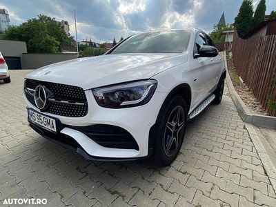 Culoarealb Utilizat 2020 Mercedes GLC300e AMG line SUV | 48.000 EUR (Puțin scump)
