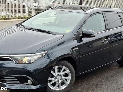 Second-hand Toyota Auris Hybrid Edition-S 136 CP (100 kW) 2016 Culoaregri Break
