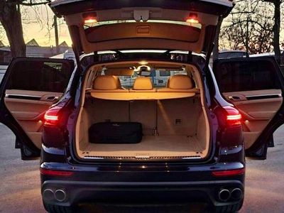 Culoarealbastru Utilizat 2016 Porsche Cayenne SUV | 21.800 EUR