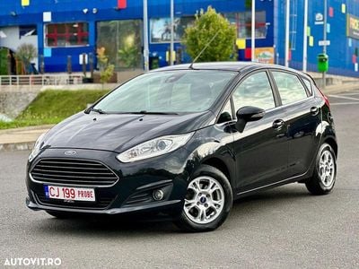 Culoarenegru Utilizat 2014 Ford Fiesta Titanium Hatchback | 5.299 EUR (Puțin scump)