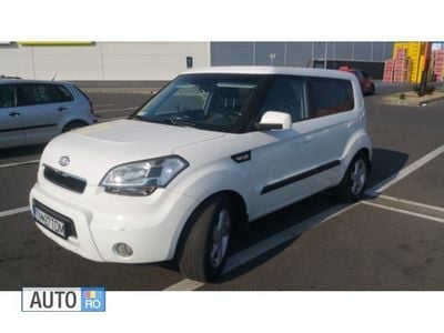 Second-hand Kia Soul 125 CP (91 kW) 2010 Alb SUV