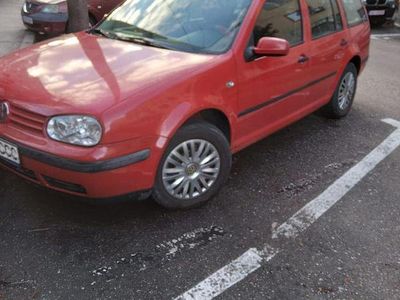 Second-hand VW Golf IV Comfortline 90 CP (66 kW) 2002 Culoarerosu Break