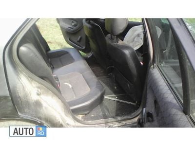 Second-hand Peugeot 306 88 CP (64 kW) 2000 Berlinǎ