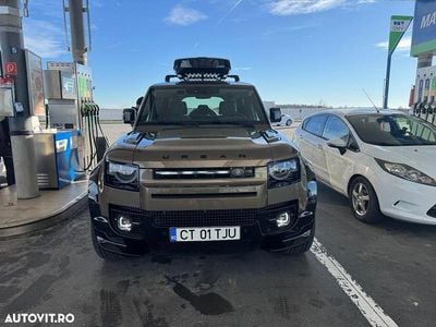 Second-hand Land Rover Defender SE Dynamic 249 CP (183 kW) 2025 Culoaremaro SUV