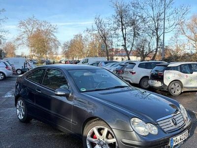 Second-hand Mercedes C180 143 CP (105 kW) 2007 Culoaregri Coupe