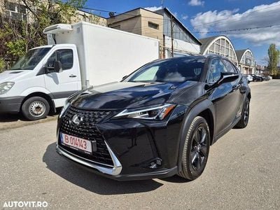 Second-hand Lexus UX 250h E-FOUR Luxury Line 177 CP (130 kW) 2022 Culoarenegru SUV