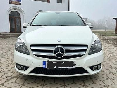 Second-hand Mercedes B180 109 CP (80 kW) 2012 Culoarealb Monovolum