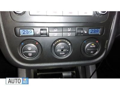 Second-hand VW Jetta 102 CP (75 kW) 2008 Albastru metalizat Berlinǎ