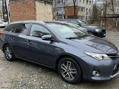 Culoarealbastru Utilizat 2015 Toyota Auris Hybrid Break | 8.999 EUR (Preț bun)