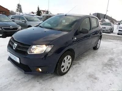 Albastru Utilizat 2016 Dacia Sandero Lauréate Hatchback | 4.850 EUR (Preț bun)