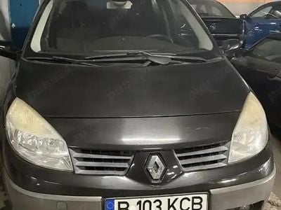 Utilizat 2005 Renault Scénic II Monovolum | 3.500 EUR