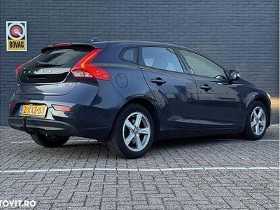 Second-hand Volvo V40 115 CP (84 kW) 2013 Culoarealbastru Hatchback