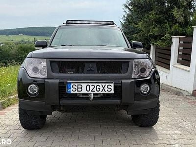 Culoarenegru Utilizat 2007 Mitsubishi Pajero Intense+ SUV | 7.900 EUR