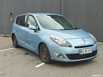 Second-hand 2011 Renault Grand Scénic Monovolum | 3.050 EUR (Preț bun)