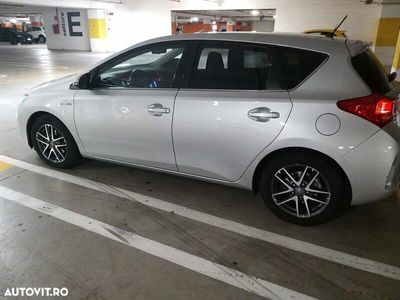 second-hand Toyota Auris Hybrid 