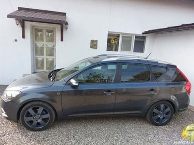 Second-hand Kia Ceed 115 CP (84 kW) 2010 Gri Hatchback