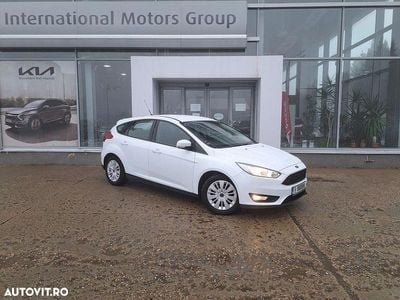 Second-hand Ford Focus 95 CP (69 kW) 2016 Culoarealb Hatchback