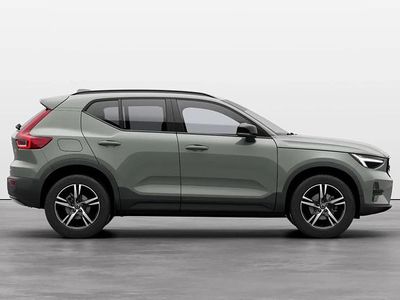 ["sage green"] Utilizat 2025 Volvo XC40 Plus SUV | 42.350 EUR
