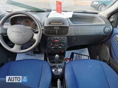Second-hand Fiat Punto 80 CP (58 kW) 2002 Negru Hatchback