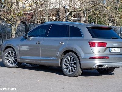Culoaregalbeuriu Utilizat 2017 Audi Q7 SUV | 25.800 EUR (Preț bun)