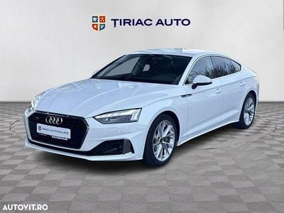 Culoarealb Utilizat 2022 Audi A5 Berlinǎ | 32.990 EUR (Preț bun)