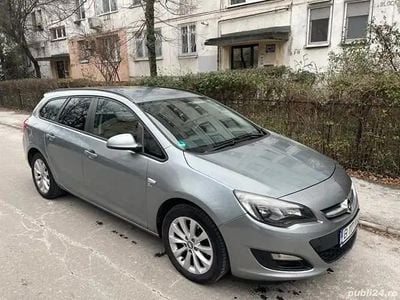 Gri Utilizat 2013 Opel Astra Sport Break | 4.400 EUR (Preț bun)