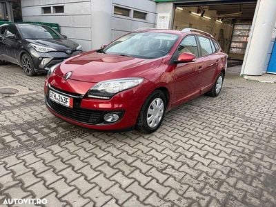 Culoarealte culori Second-hand 2014 Renault Mégane GrandTour LIMITED Break | 4.850 EUR (Preț bun)