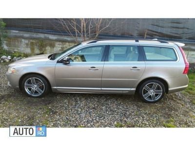 Second-hand Volvo V70 115 CP (84 kW) 2012 Argintiu Break