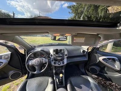 Culoarenegru Utilizat 2007 Toyota RAV4 Executive SUV | 4.900 EUR (Preț OK)