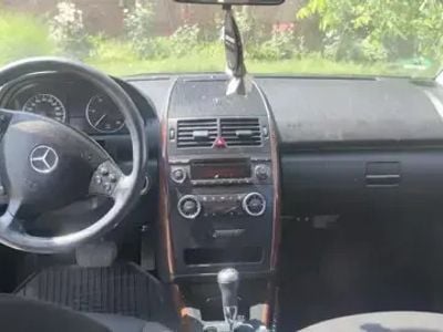 Mercedes A200