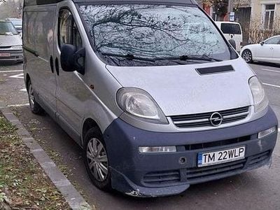 Argintiu Utilizat 2003 Opel Vivaro Monovolum | 5.900 EUR (Scump)